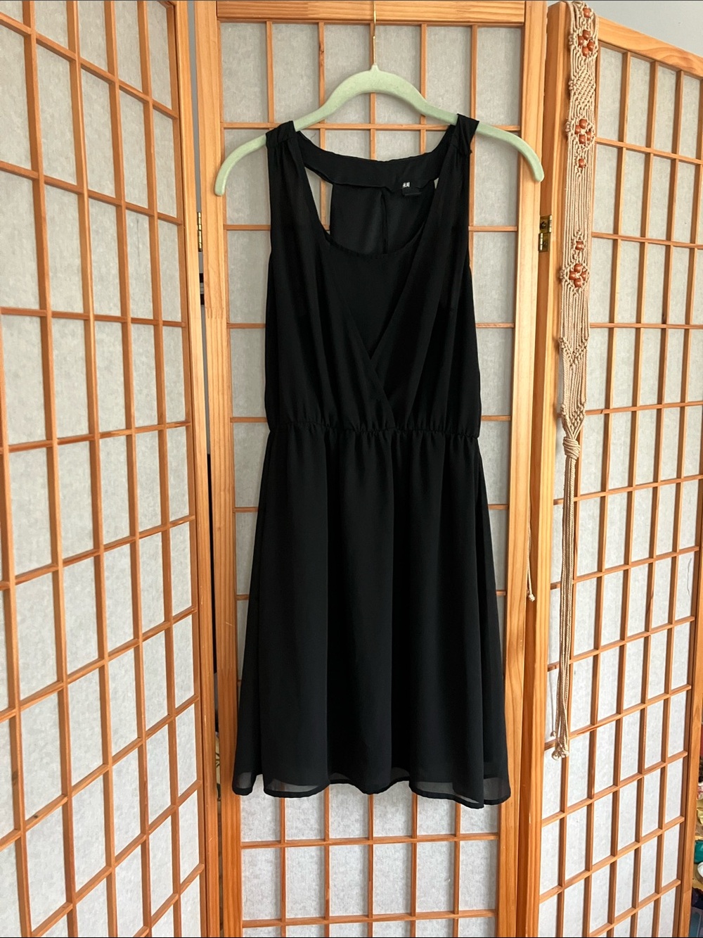 H&M Black Sleeveless Midi Dress